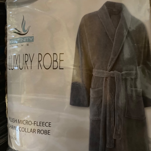 HOST PICK New Travel Gray Lightweight Fleece Unisex Robe - Picture 2 of 3